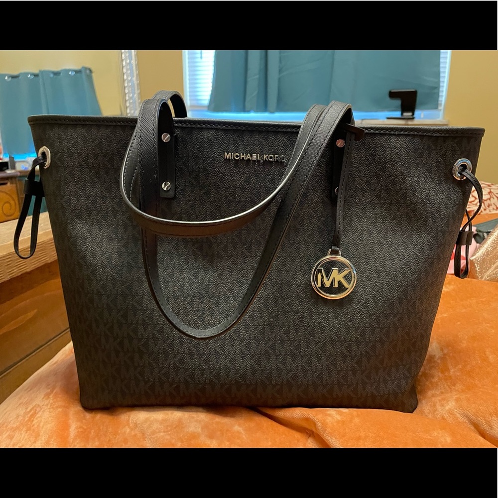 Michael Kors Large Logo Jet Set Tote